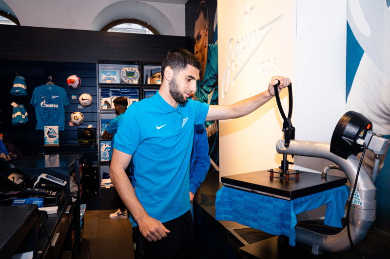 Презентация Юри Алберто, Арсена Адамова и Ивана Сергеева