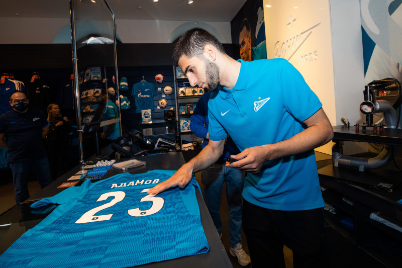 Презентация Юри Алберто, Арсена Адамова и Ивана Сергеева