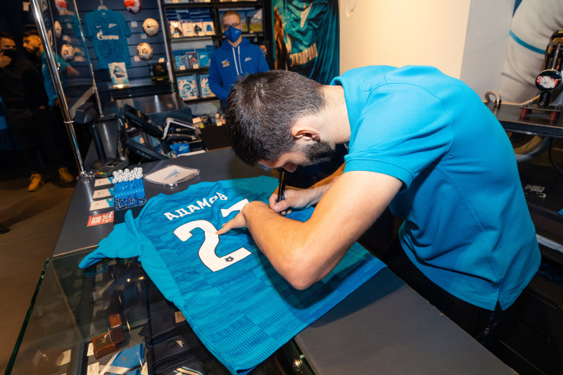 Презентация Юри Алберто, Арсена Адамова и Ивана Сергеева