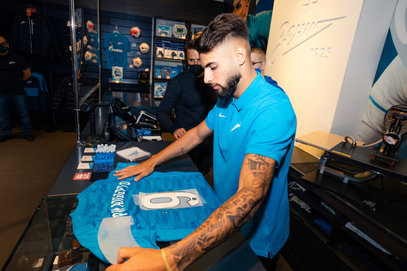 Презентация Юри Алберто, Арсена Адамова и Ивана Сергеева