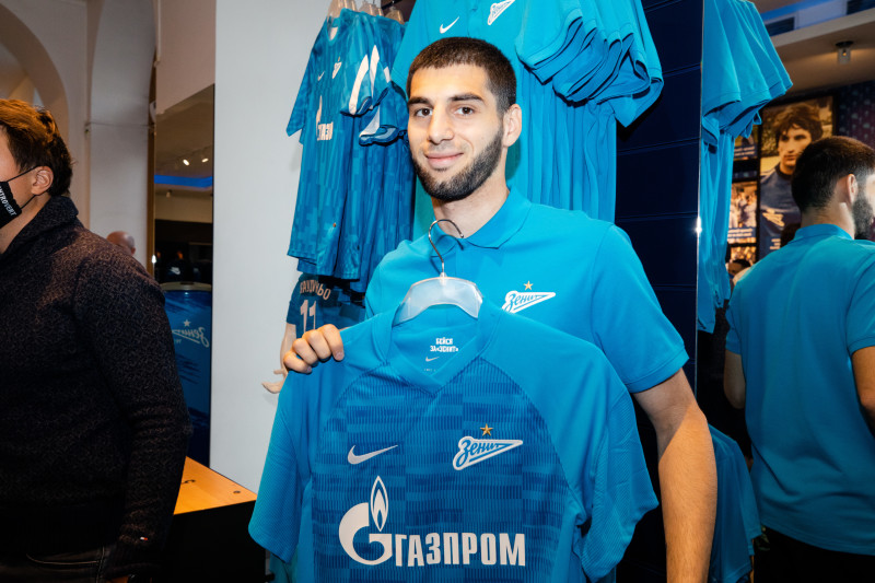 Презентация Юри Алберто, Арсена Адамова и Ивана Сергеева