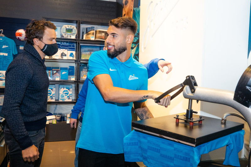 Презентация Юри Алберто, Арсена Адамова и Ивана Сергеева