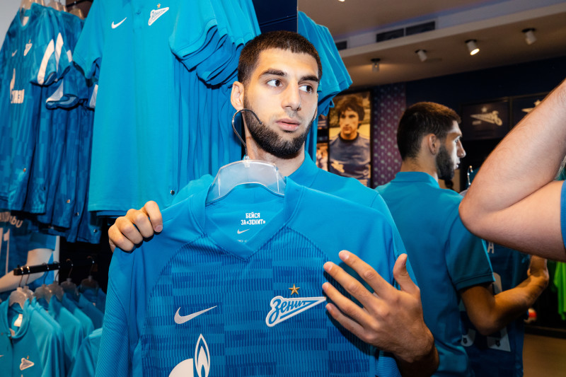 Презентация Юри Алберто, Арсена Адамова и Ивана Сергеева