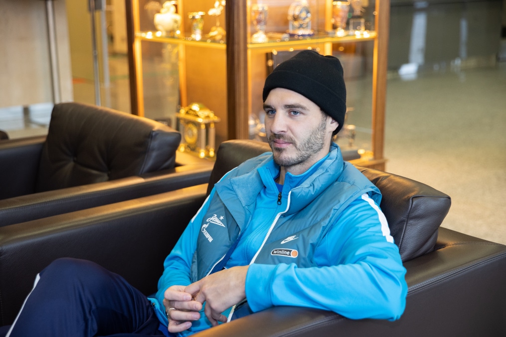 Команда «Зенит» в «Пулково» перед велетом на матч с «Ахматом»