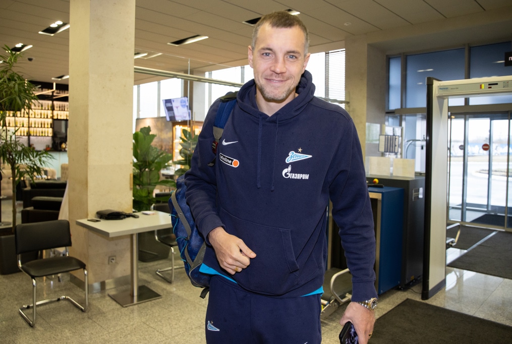 Команда «Зенит» в «Пулково» перед велетом на матч с «Ахматом»