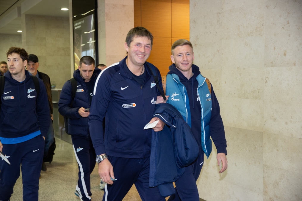 Команда «Зенит» в «Пулково» перед велетом на матч с «Ахматом»