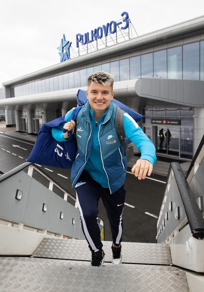 Команда «Зенит» в «Пулково» перед велетом на матч с «Ахматом»