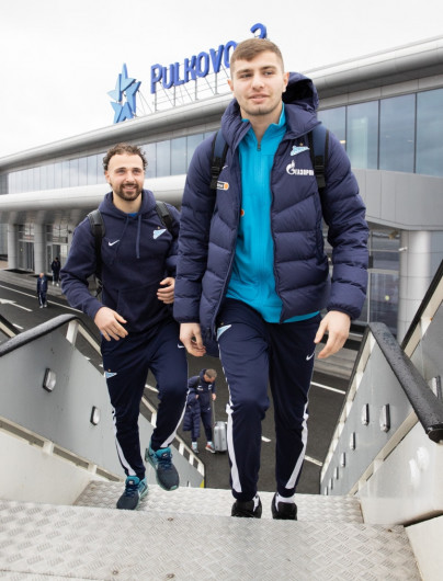 Команда «Зенит» в «Пулково» перед велетом на матч с «Ахматом»