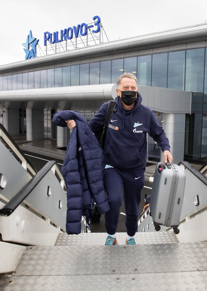 Команда «Зенит» в «Пулково» перед велетом на матч с «Ахматом»