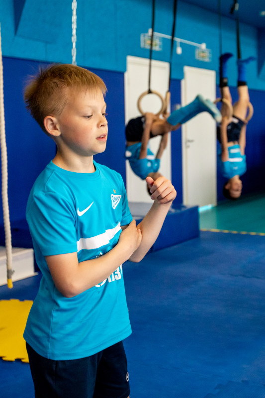 Занятия по акробатике в батутном центре «Газпром»-Академии