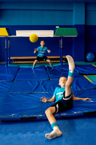 Занятия по акробатике в батутном центре «Газпром»-Академии