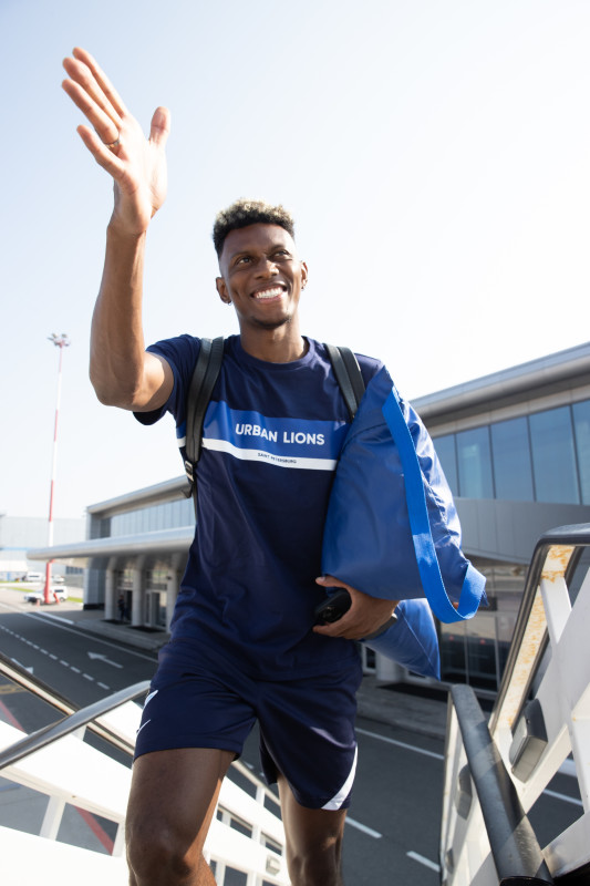 Команда в «Пулково» перед вылетом в Екатеринбург на матч с «Уралом»