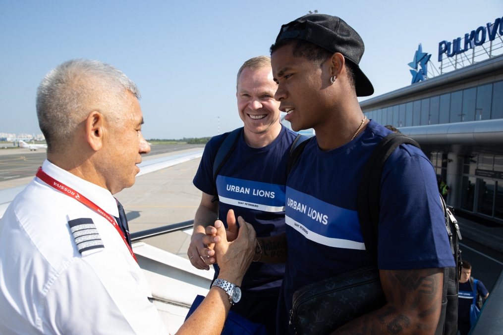 Команда в «Пулково» перед вылетом в Екатеринбург на матч с «Уралом»