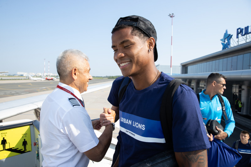 Команда в «Пулково» перед вылетом в Екатеринбург на матч с «Уралом»