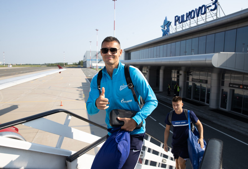 Команда в «Пулково» перед вылетом в Екатеринбург на матч с «Уралом»