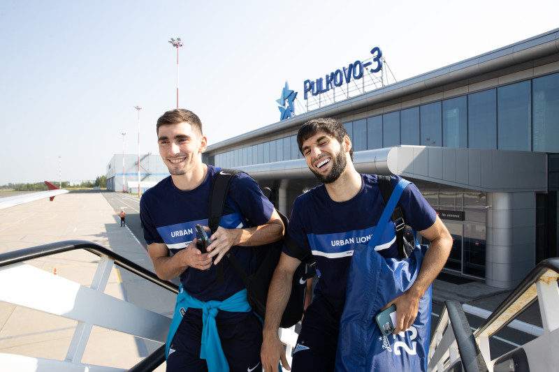 Команда в «Пулково» перед вылетом в Екатеринбург на матч с «Уралом»
