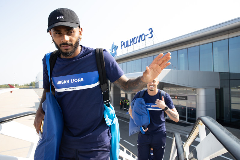 Команда в «Пулково» перед вылетом в Екатеринбург на матч с «Уралом»