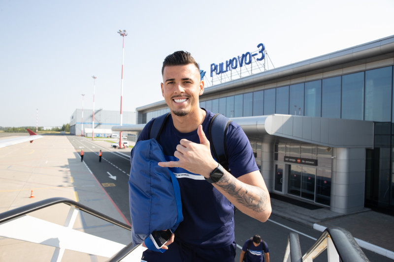 Команда в «Пулково» перед вылетом в Екатеринбург на матч с «Уралом»