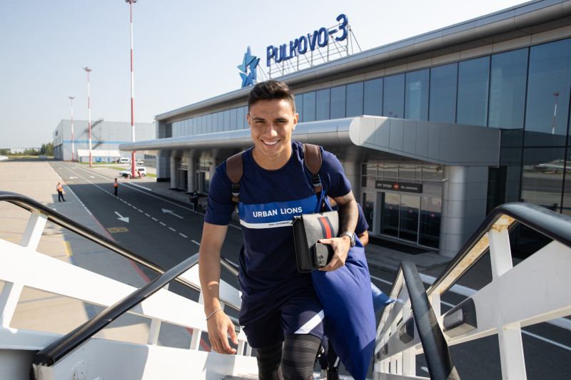 Команда в «Пулково» перед вылетом в Екатеринбург на матч с «Уралом»