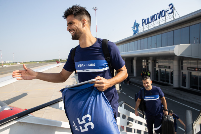 Команда в «Пулково» перед вылетом в Екатеринбург на матч с «Уралом»