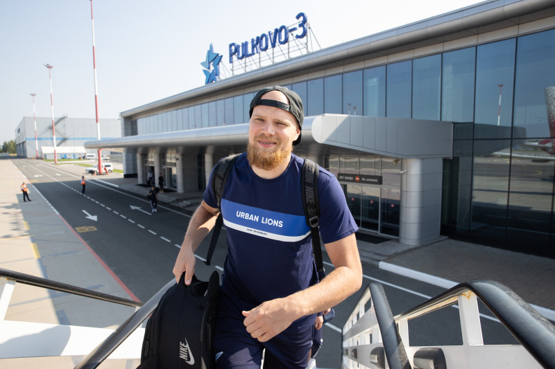 Команда в «Пулково» перед вылетом в Екатеринбург на матч с «Уралом»