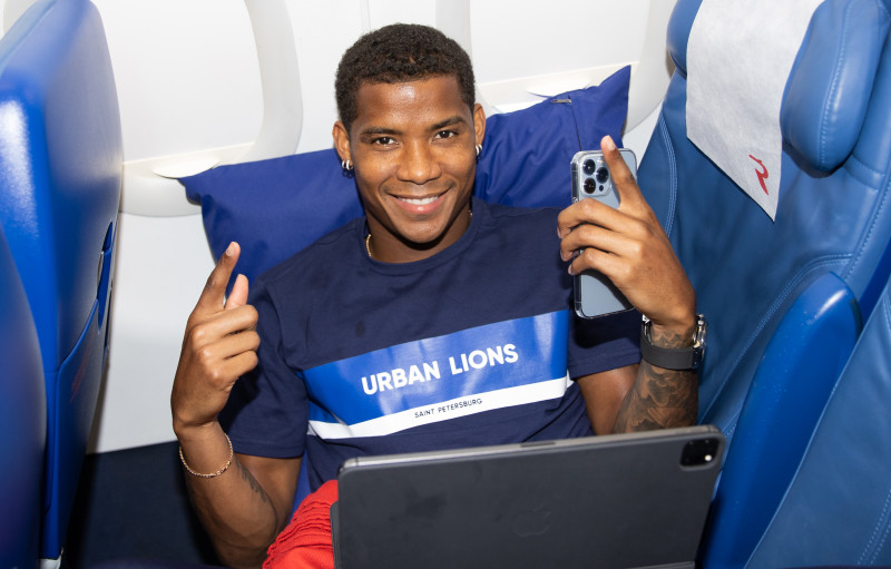 Команда в «Пулково» перед вылетом в Екатеринбург на матч с «Уралом»