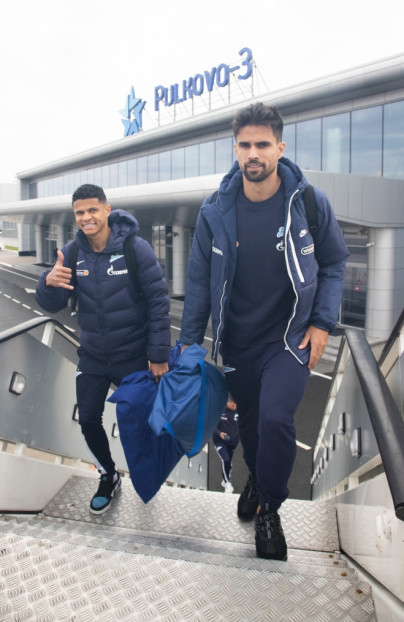 Основной состав «Зенита» в Пулково перед вылетом в Нижний Новгород