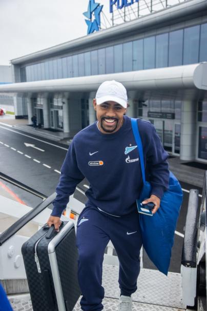 Команда «Зенит» перед вылетом на матч с «Краснодаром»