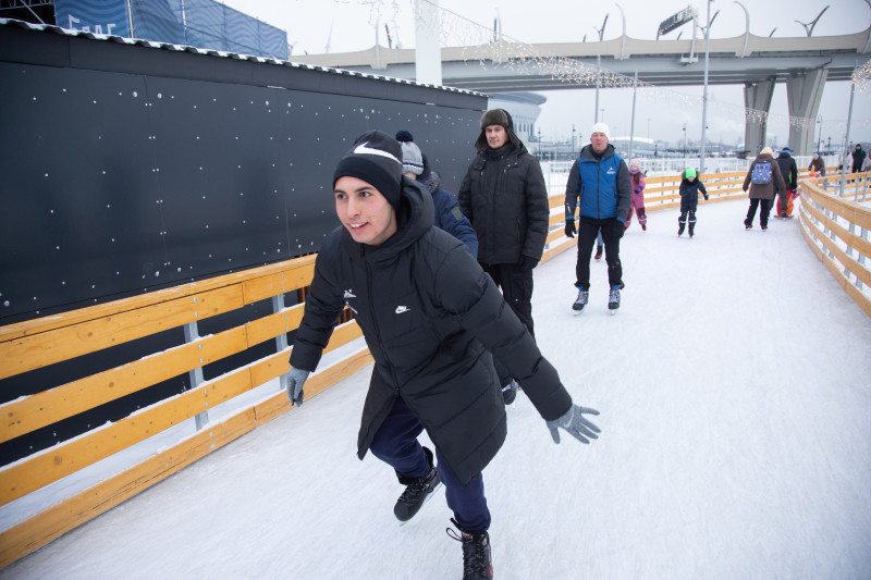Команда «Зенит»-м на катке у Флагштока