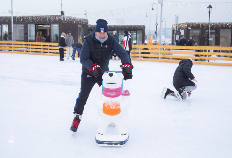 Команда «Зенит»-м на катке у Флагштока