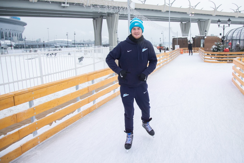 Команда «Зенит»-м на катке у Флагштока