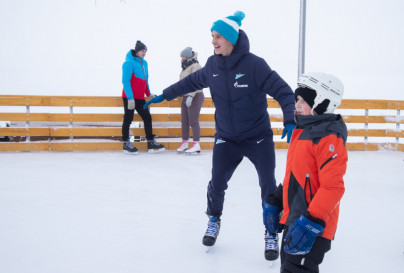 Команда «Зенит»-м на катке у Флагштока