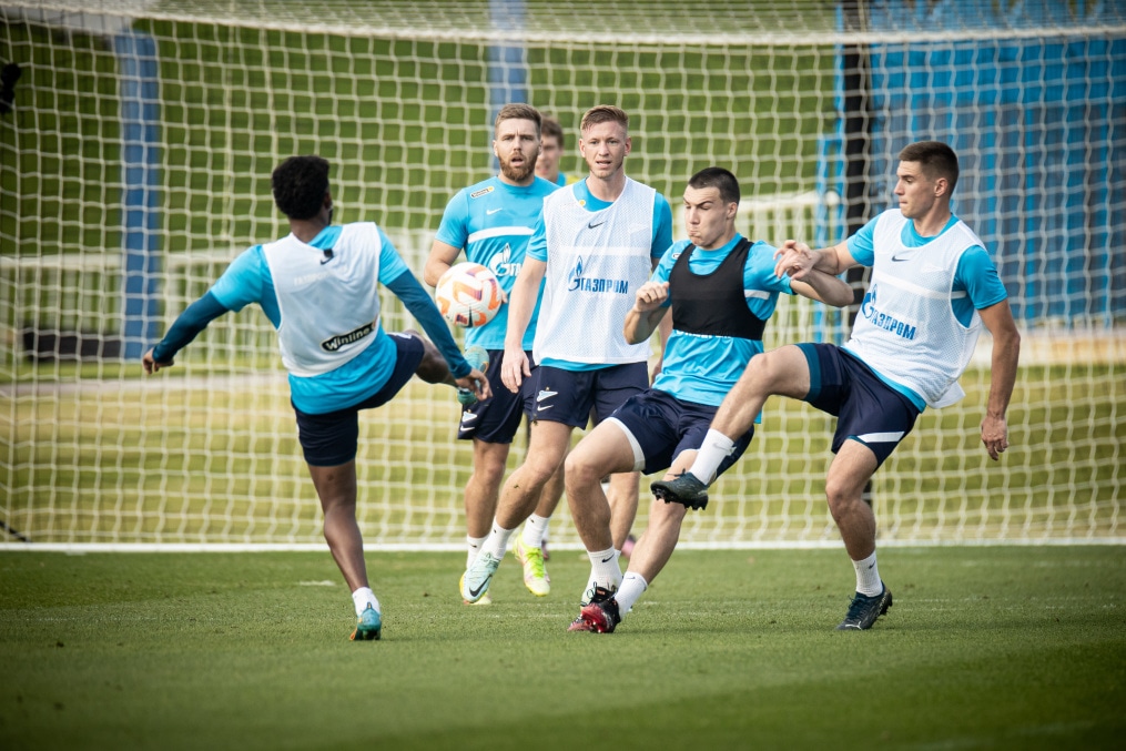 «Газпром» — тренировочные сборы в Катаре: двусторонний тренировочный матч