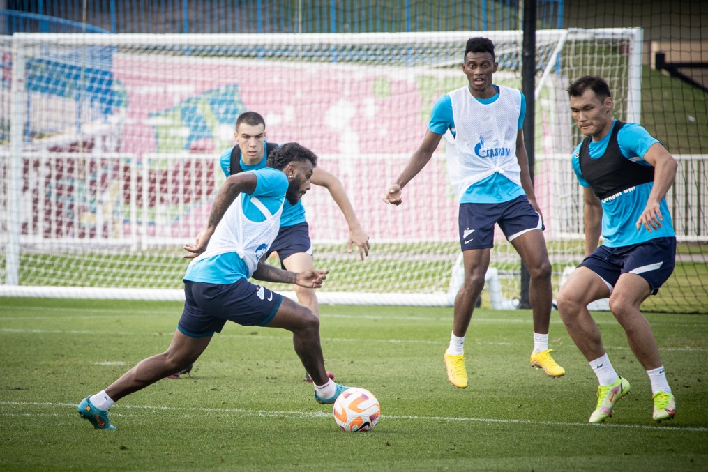 «Газпром» — тренировочные сборы в Катаре: двусторонний тренировочный матч