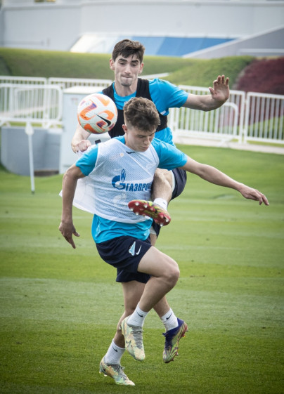 «Газпром» — тренировочные сборы в Катаре: двусторонний тренировочный матч