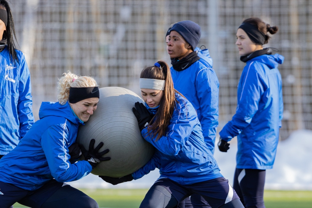 Тренировка женской команды «Зенит» перед матчем с «Крыльями Советов»