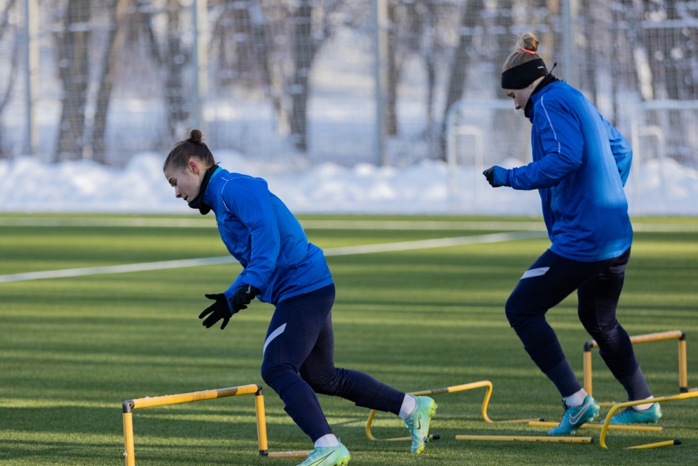 Тренировка женской команды «Зенит» перед матчем с «Крыльями Советов»