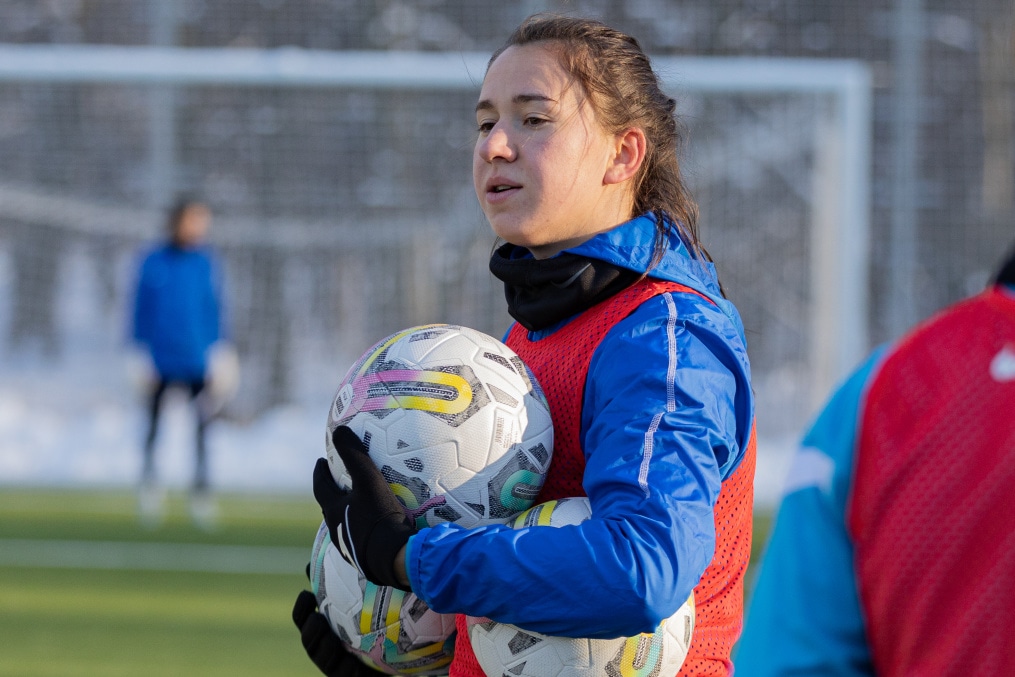 Тренировка женской команды «Зенит» перед матчем с «Крыльями Советов»