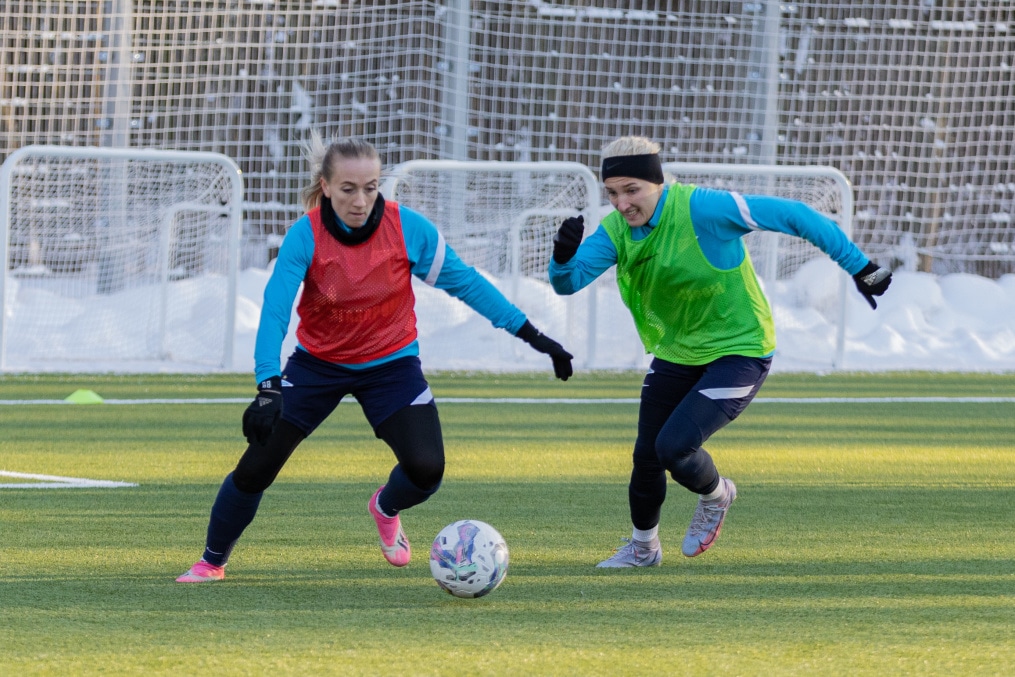Тренировка женской команды «Зенит» перед матчем с «Крыльями Советов»