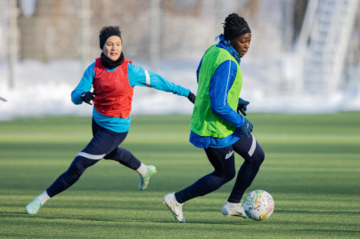 Тренировка женской команды «Зенит» перед матчем с «Крыльями Советов»