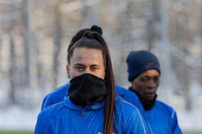 Тренировка женской команды «Зенит» перед матчем с «Крыльями Советов»