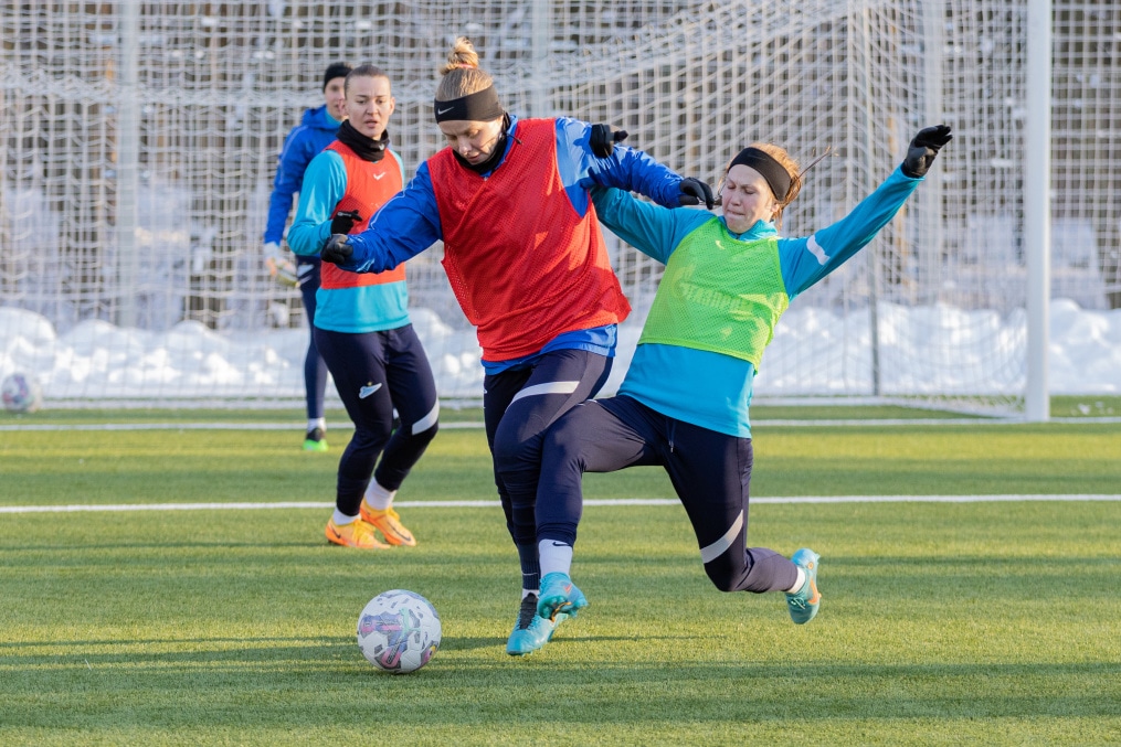 Тренировка женской команды «Зенит» перед матчем с «Крыльями Советов»