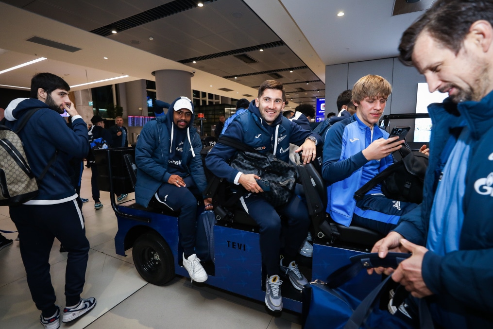 Вылет команды в Стамбул на матч «Фенербахче» — «Зенит»