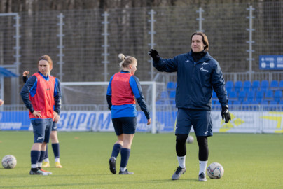 Тренировка молодёжной женской команды «Зенит» перед  матчем с  «Мастер-Сатурном»