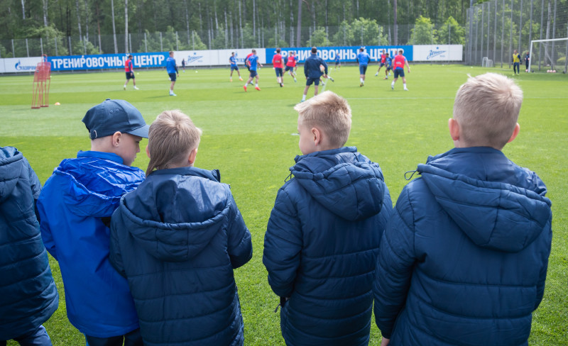 Игроки команды «Газпром»-Академии 2013 г.р. на тренировке «Зенита»