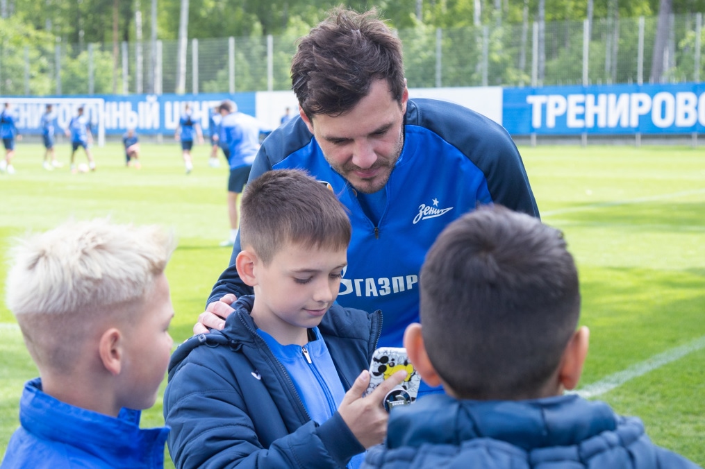 Игроки команды «Газпром»-Академии 2013 г.р. на тренировке «Зенита»