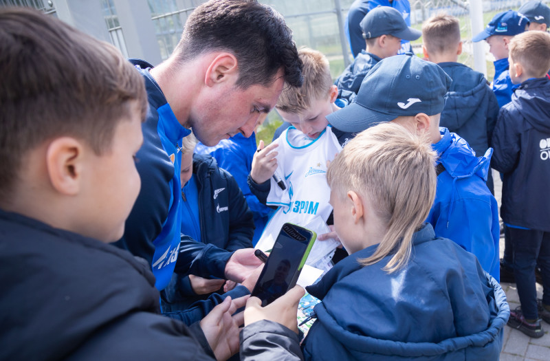 Игроки команды «Газпром»-Академии 2013 г.р. на тренировке «Зенита»