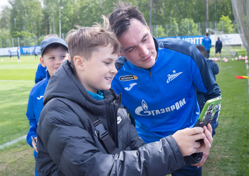 Игроки команды «Газпром»-Академии 2013 г.р. на тренировке «Зенита»