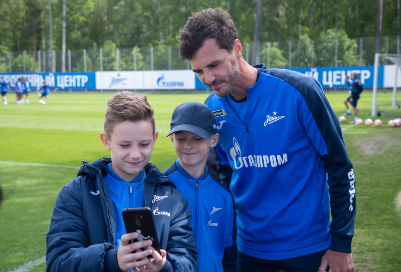 Игроки команды «Газпром»-Академии 2013 г.р. на тренировке «Зенита»