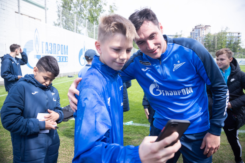 Игроки команды «Газпром»-Академии 2013 г.р. на тренировке «Зенита»